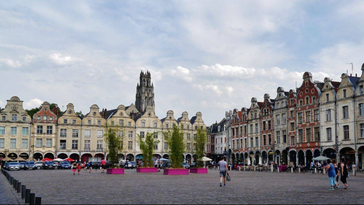 Place des Héros, Arras