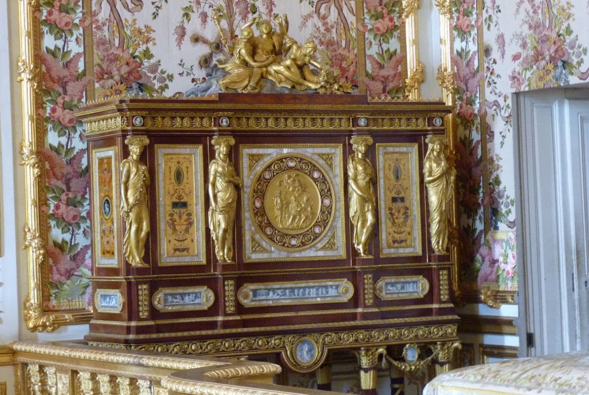 Serre-bijoux de la reine