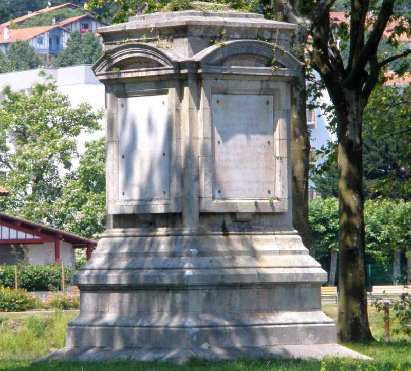 Monument commémoratif sur l'île des Faisans