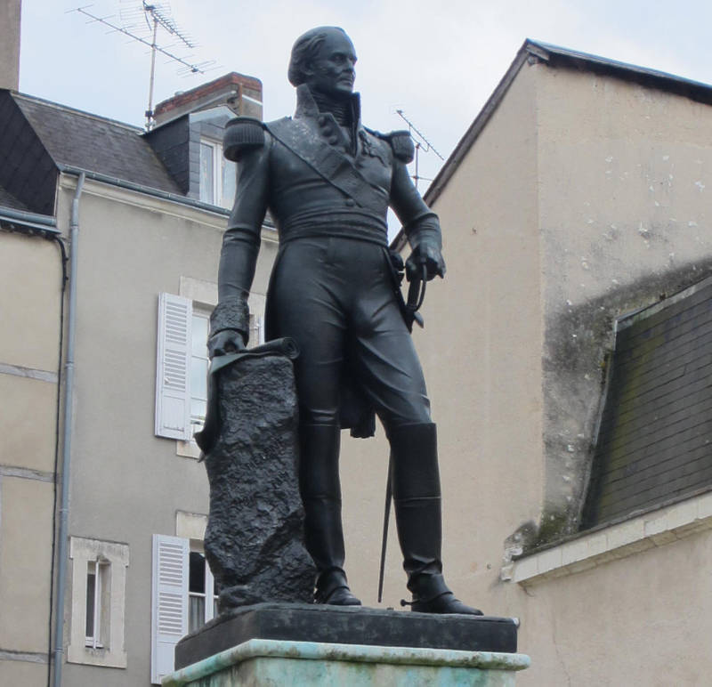 Statue de Bertrand, Châteauroux