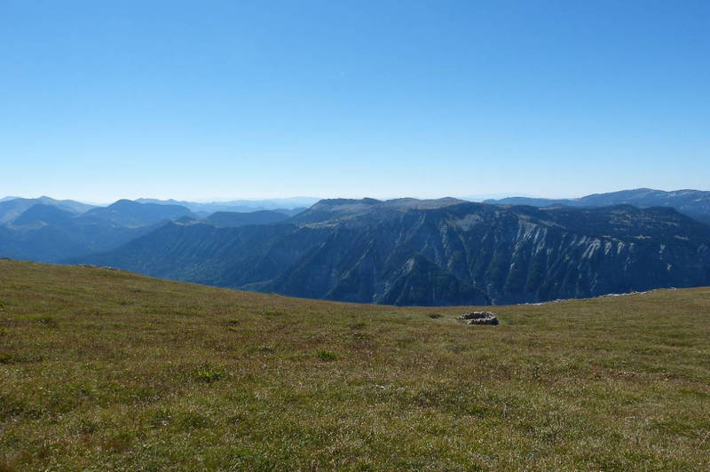 Prairie sommitale du Mont Aiguille