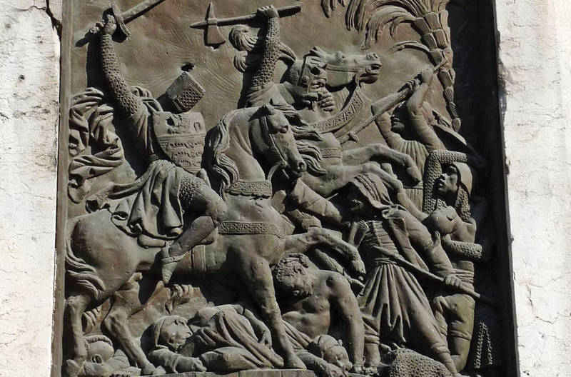 La statue, détail : bataille de Mansourah