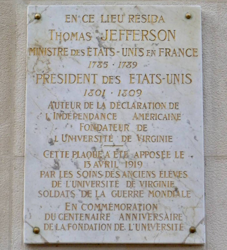 La plaque au n° 92 des Champs-Elysées