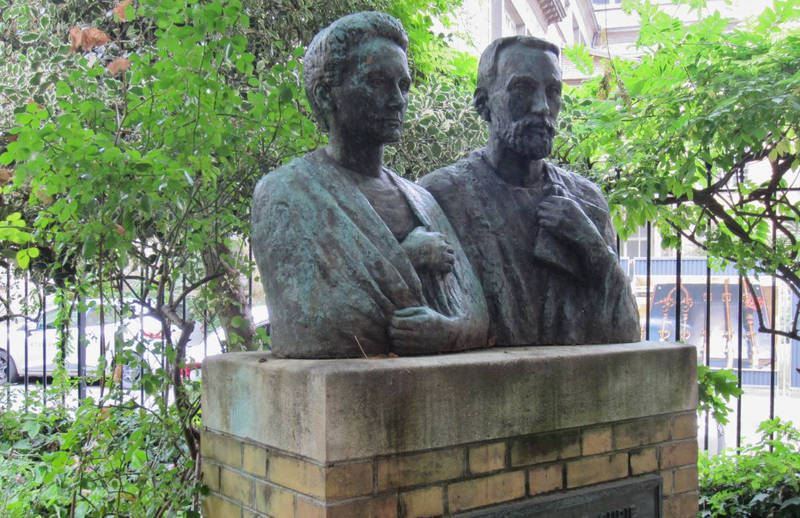 Buste de Pierre et Marie Curie
