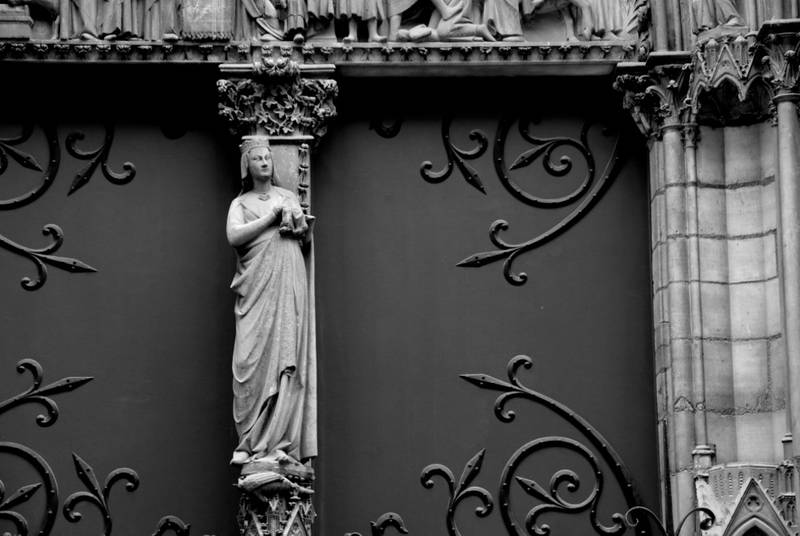 La Vierge du portail du Cloître