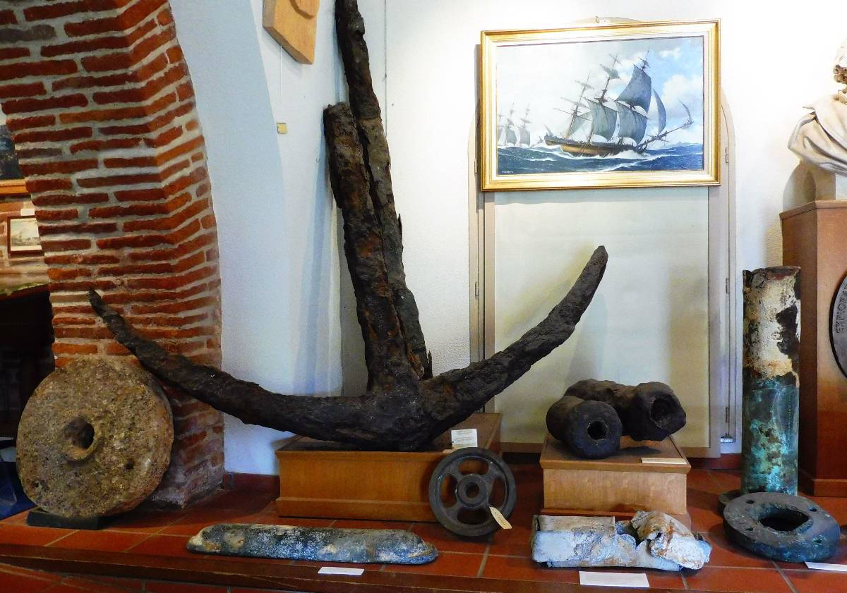 Objets issus des recherches à Vanikoro, musée La Pérouse, Albi